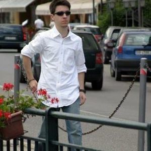 Meet your Posher, Theo